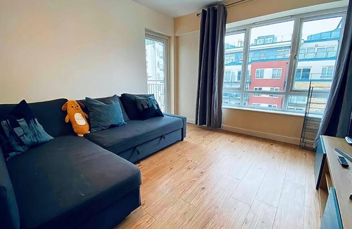 Whittington Apartment | Secure 2BR 1BA Apartment for 6
