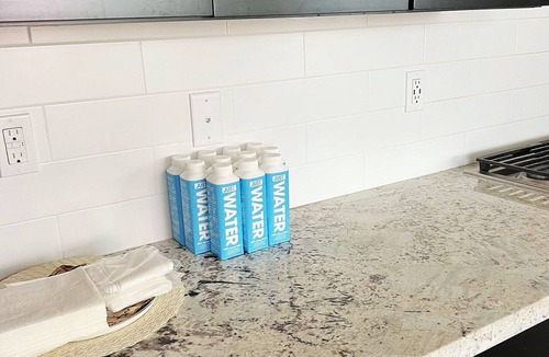 Elk Grove Cabin | Secure community villa for 7 people