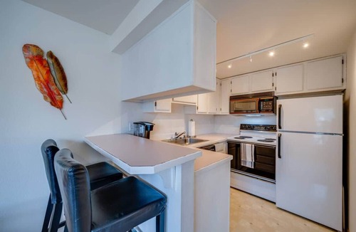 Lower Queen Anne Condo | Secure Parking - Downtown Views - Walk Score 96