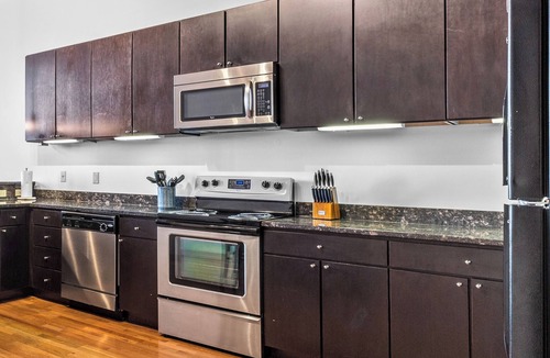 Downtown West Apartment | Secure Washington Ave Loft w W/D & Parking