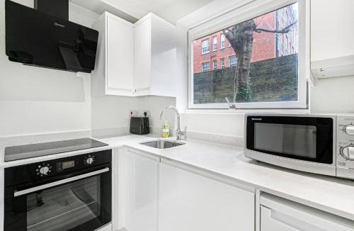 Tooting Apartment | Security House