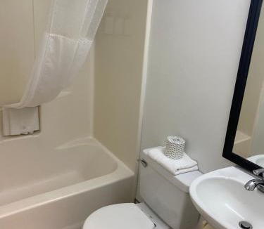 Lake City Hotel | Security Inn and Suites