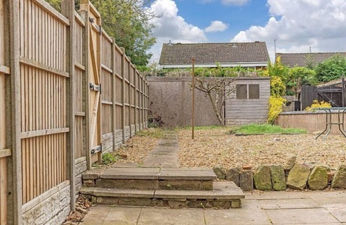 Dudley House | Sedgley-Wolverhampton-Contractors -4 beds-Parking!