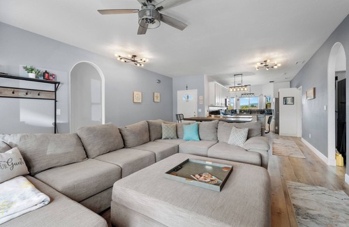 Cornville House | Sedona 4BR Oasis with Stargazing Domes Hot Tub Sauna and Milky Way