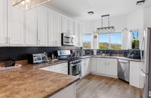 Cornville House | Sedona 4BR Oasis with Stargazing Domes Hot Tub Sauna and Milky Way