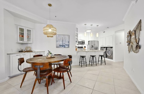 Highland Lake Estates Condo | See Summer Sunrises with Spa and Eats on an Island