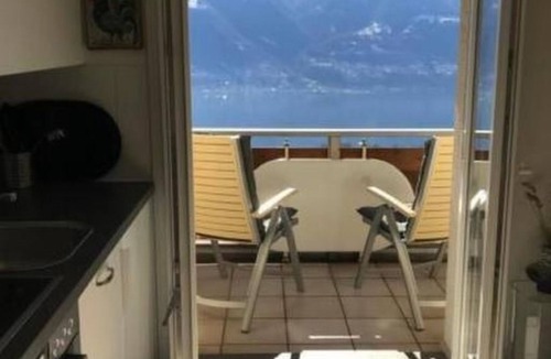Tenero-Contra Apartment | Seeblick und Pool by Interhome