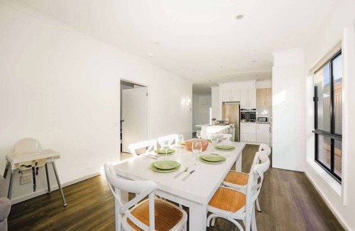 Melton South House | Seednest Modern Family house