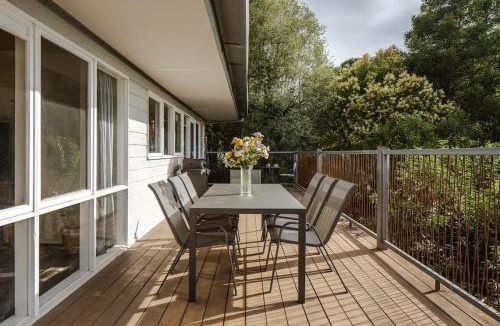 Monbulk House | Seednest Treehouse Spectacular Mountain View