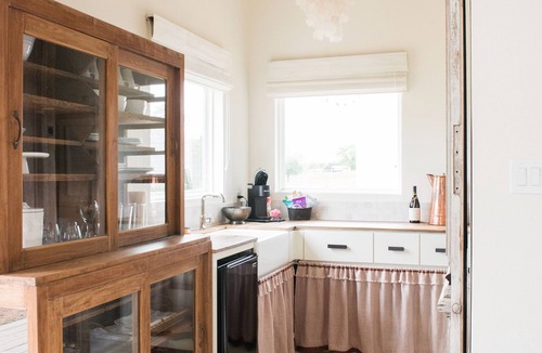 Round Top Cottage | Seen in 250 Articles ★ Close to Town ★ Lux Bed & Linens ★ Private ★ The Eisley