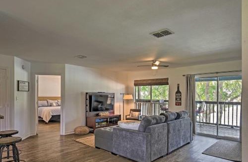 Seguin House | Seguin Lake House w/Dock and Cowboy Pool