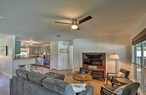 Seguin House | Seguin Lake House w/Dock and Cowboy Pool