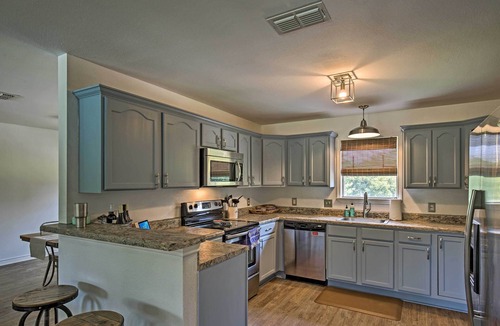Seguin House | Seguin Lake House w/Dock and Cowboy Pool