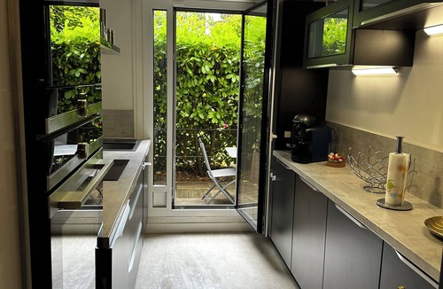 Chatou Apartment | Seine waterfront: 8min from La Défense, 15min from Paris and 20min from Stade de France