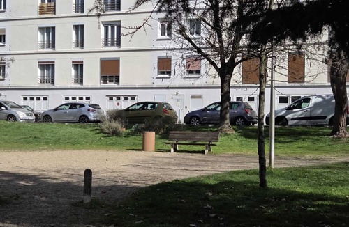 Chenevier-Demenitroux Apartment | Sejour eau vive, 3 bedrooms Near metro and créteil village