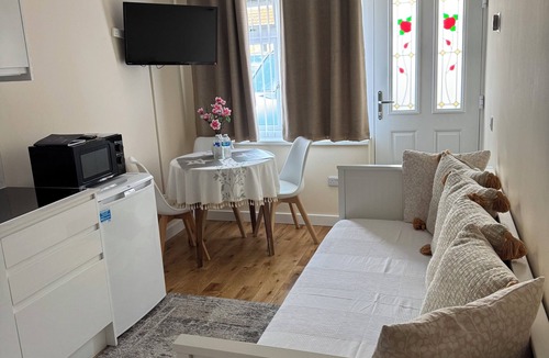 Tea Green Apartment | Sela House