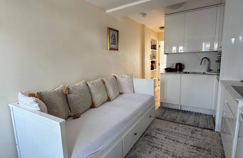 Tea Green Apartment | Sela House