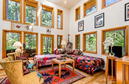 Harrison House | Selby Knoll Guesthouse