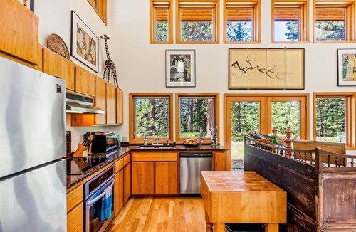 Harrison House | Selby Knoll Guesthouse