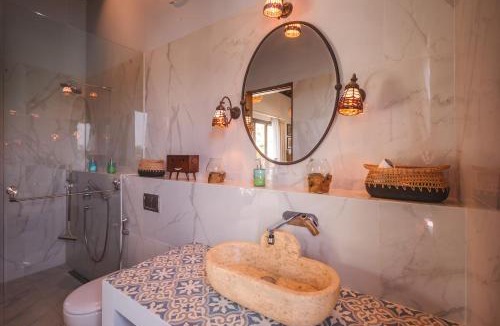 Selong Belanak Resort | Selene Art Glass Resort