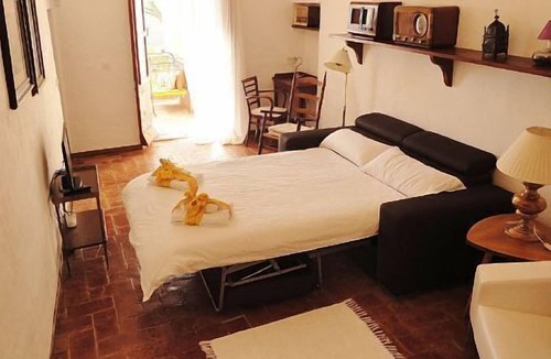 Avinyonet de Puigventos Cottage | Self catering Can Barraca for 5 people