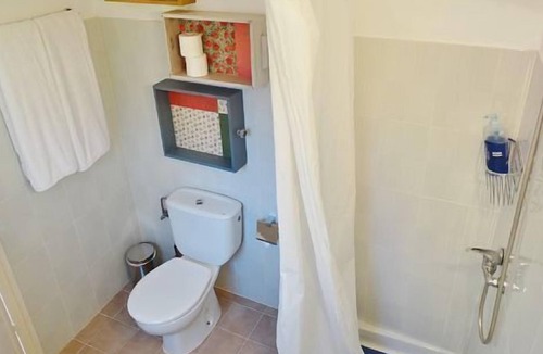 Avinyonet de Puigventos Cottage | Self catering Can Barraca for 5 people