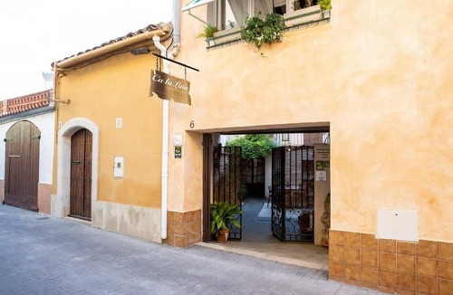 Torrelles de Foix Cottage | Self catering Ca La Laia for 9 people