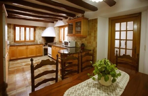 Puigdalba Villa | Self catering Can Ferran for 15 people