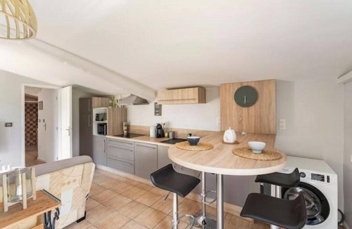 Servas Ski Chalet | Self-catering cottage between Cevennes & Camargue | Terrace & Swimming pool