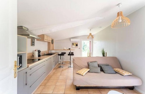 Servas Ski Chalet | Self-catering cottage between Cevennes & Camargue | Terrace & Swimming pool