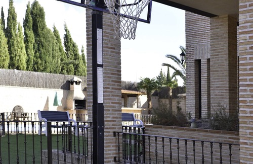 Olias del Rey Cottage | Self catering El Retiro de Toledo for 12 people