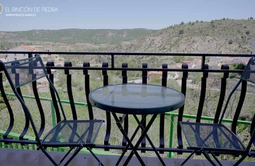 Enguidanos Apartment | Self catering El Rincon de Piedra for 4 people