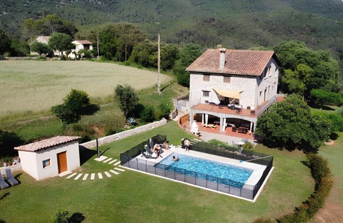 Sales de Llierca Cottage | Self catering Can Servosa for 11 people