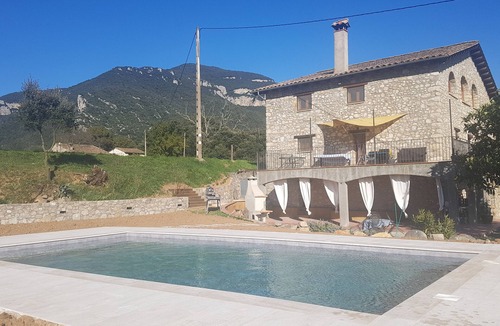 Sales de Llierca Cottage | Self catering Can Servosa for 11 people