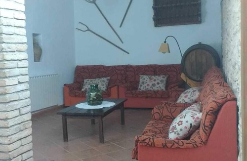 Torrelles de Foix Cottage | Self catering Can Cruset Agroturisme for 16 people