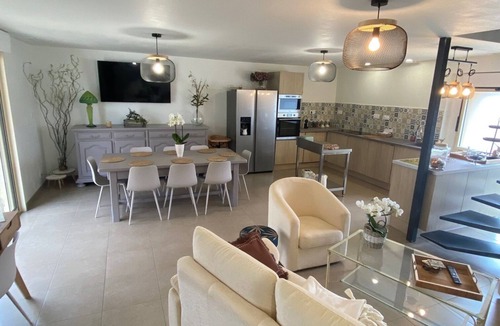 Lissac-sur-Couze House | SELF-CATERING GITE LA PABLELA IN THE COUNTRYSIDE PRIVATE POOL JACUZZI