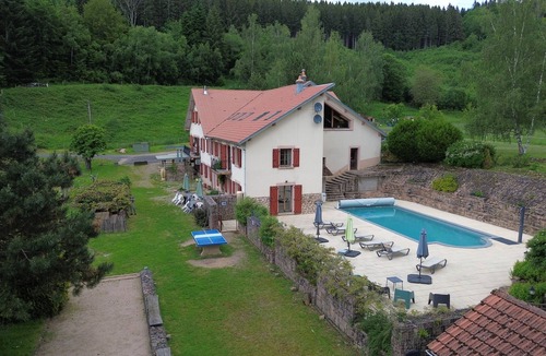 Mesnil Sous Les Cotes Villa | Self-catering group gîte for 30 people with swimming pool and jacuzzi
