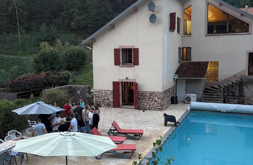 Mesnil Sous Les Cotes Villa | Self-catering group gîte for 30 people with swimming pool and jacuzzi