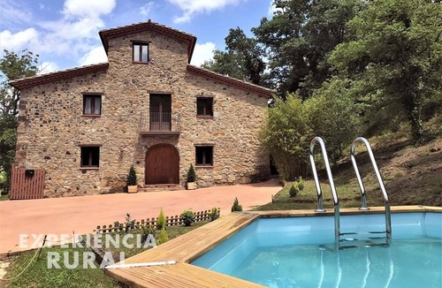 Les Preses Cottage | Self catering La Cantina for 14 people