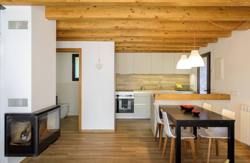 Santa Pau Cottage | Self catering Mas la Cadebosc for 5 people