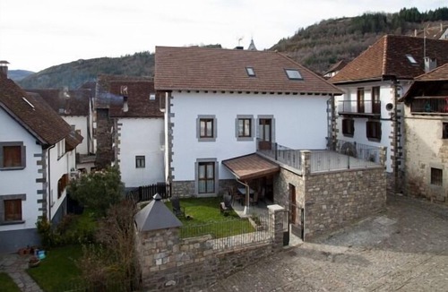 Ochagavia Cottage | Self catering Txalastaso for 8 people