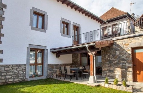 Ochagavia Cottage | Self catering Txalastaso for 8 people