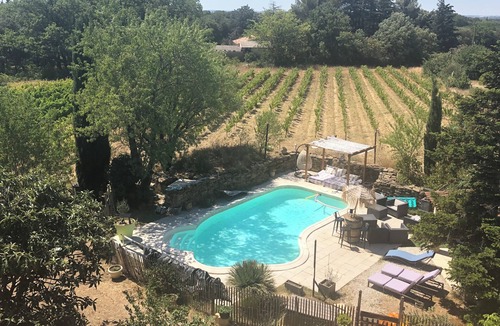 Serignan-du-Comtat Apartment | Self-contained apartment in a late 19th century Provencal mas