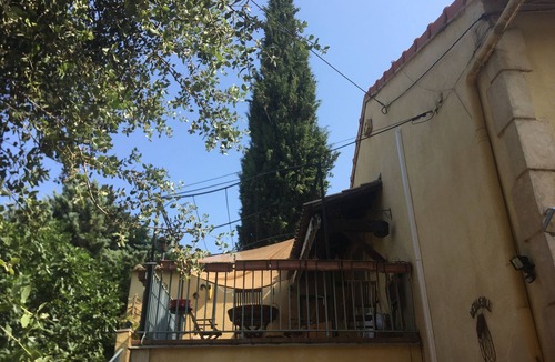 Serignan-du-Comtat Apartment | Self-contained apartment in a late 19th century Provencal mas