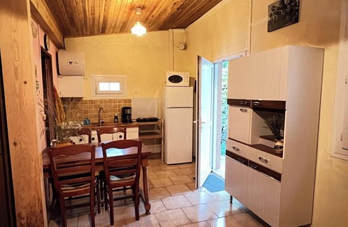 Boisset-et-Gaujac Apartment | Self-contained studio at the gateway to the Cévennes