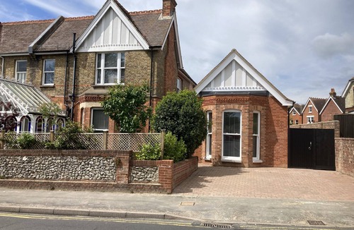 Eastbourne City Centre Apartment | Self-contained annex close to town centre