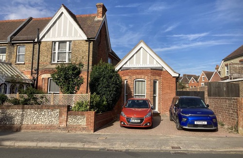 Eastbourne City Centre Apartment | Self-contained annex close to town centre