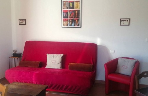 Bilheres Apartment | Self-contained apartment in architect-designed house, panoramic mountain view