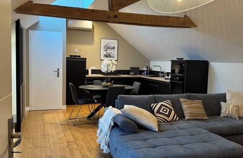 Laval Apartment | Self-contained apartment on private property, near Laval's hypercentre