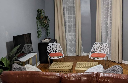 Crown Heights Apartment | Self Contained Brooklyn Hideaway